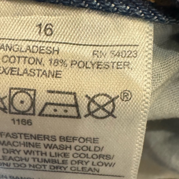 Old Navy Straight Fit Denim Jeans could be for boy or girl. Size 16. - Picture 4 of 6